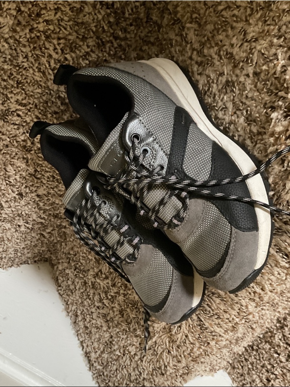 Geox Women's Gray and Black Athletic Sneakers